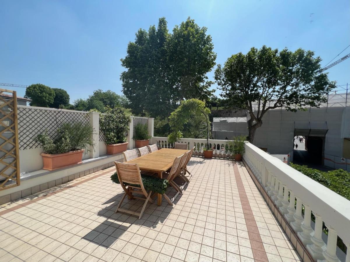 Residenza Porta Brescia Villa Peschiera del Garda Luaran gambar